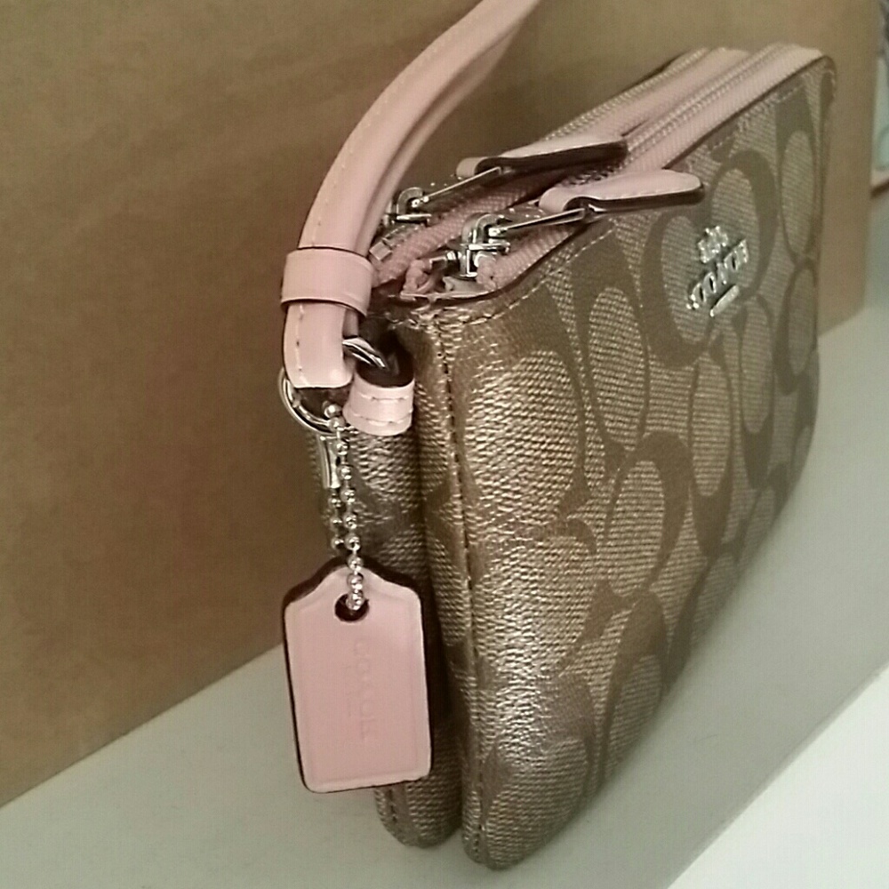 🌹{SOLD)●●AUTHENTIC COACH DOUBLE ZIP WRISTLET🌹🌹 - Picture 4 of 8